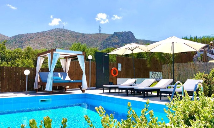 Hersonissos Centre Apartment | Villa Izabela Apartments with Private Pools