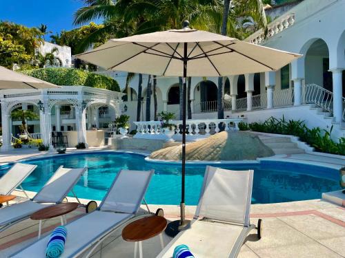 Las Brisas Villa | VILLA JADE LUXURY FULL SERVICE STAFF VILLA