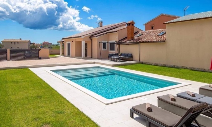 Bibici Villa | Villa Jessica by Istrabook