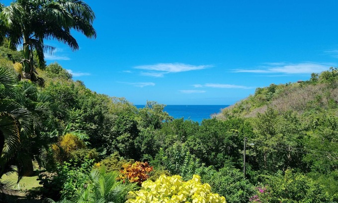Marigot Bay Villa | Villa Karibu - only 2 minutes walk to the beach!