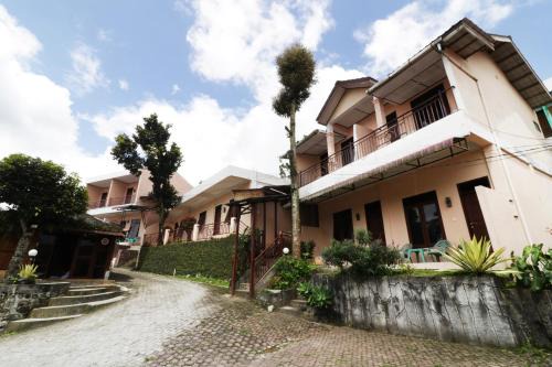 Berastagi House | Villa Keluarga Bre Batunanggar