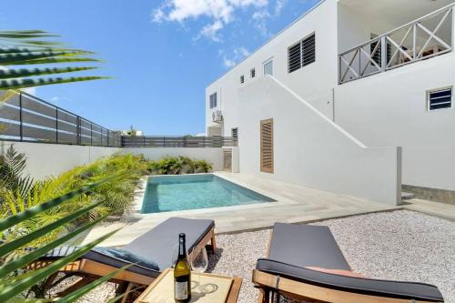 Belnem Villa | Villa Kiwi 3 min to the Beach with Private Magnesium Pool & Dive Rinse Tank