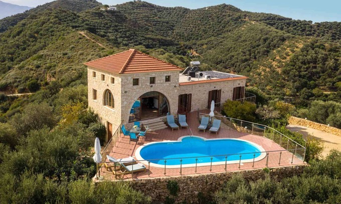 Stalos Villa | Villa Kourouni - Three Bedroom Villa, Sleeps 6