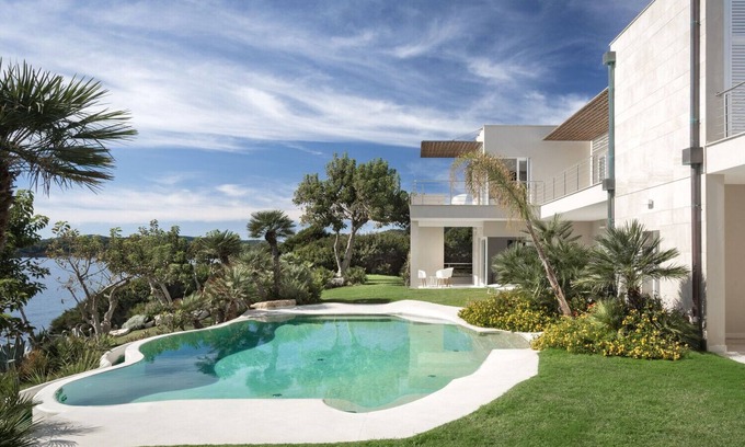 Fertilia Villa | Villa Kylo - luxury seafront villa with pool in Alghero