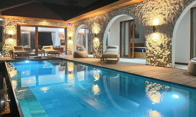 Tampaksiring Villa | Villa Léna - 3-Bedroom Villa Amidst Ubud's Rice Fields, 180° View