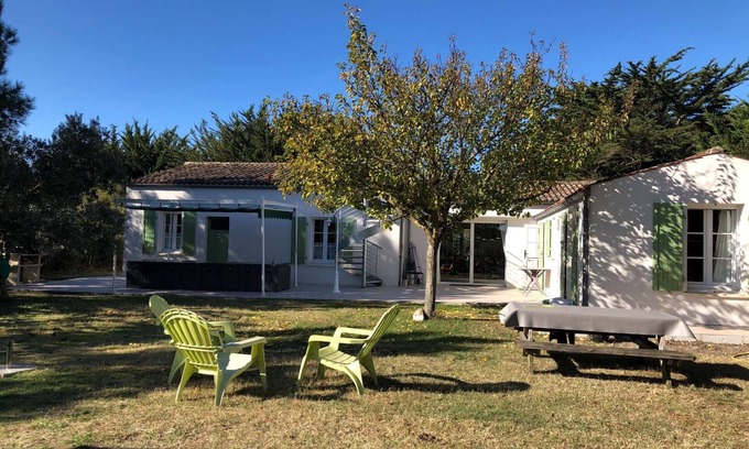 Ile-d'Aix Villa | Villa La Léinade – Spacious, Fully Equipped, Perfect for Families & Groups