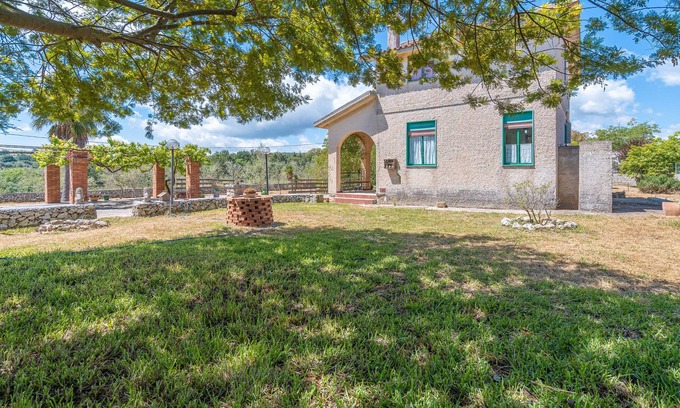 Noto Villa | Villa 'La Quiete Della Campagna' with Mountain View, Private Terrace and Private Garden