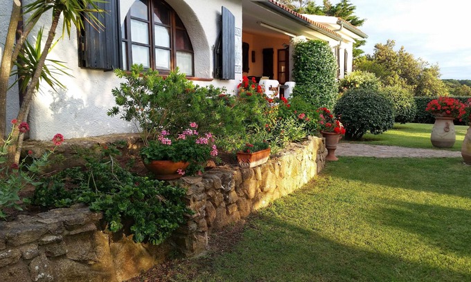 Santa Teresa di Gallura Villa | Villa La Sarra color palette, atmosphere, balance between sea and countryside.