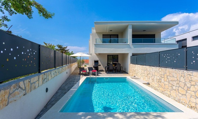 Milcetici Villa | Villa Larus on Island Krk for 6 people with sea view & only 500 m from the sea