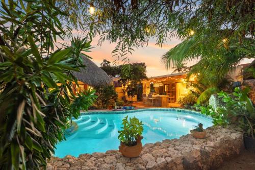 Savaneta House | Villa Laurence - Steps To Ocean Bliss By Lucha