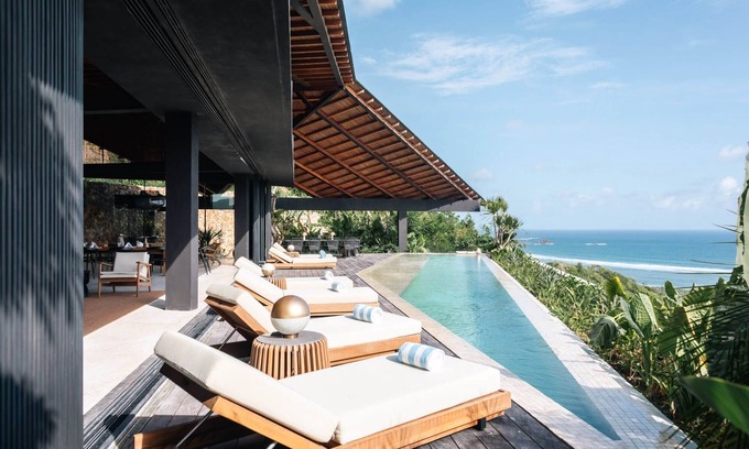 Praya Barat Villa | Villa LAYANG - 4 Bedroom Villa at Tampah Hills