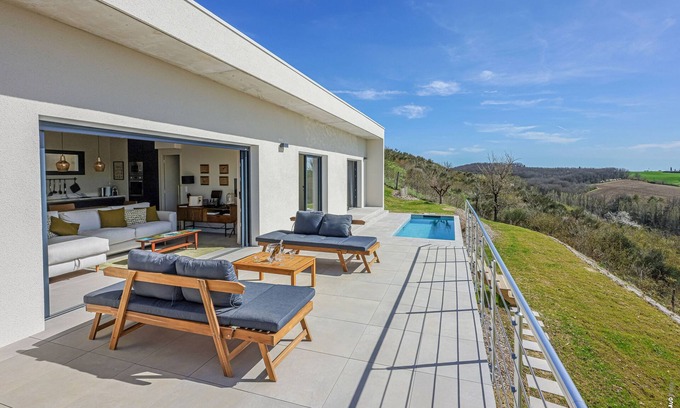 Salvagnac Villa | Villa Le Belvédère - Design - Pool - View - Gaillac