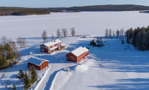 Sonka Villa | Villa Lehtoniemi with pick-up service by Rovaniemi Insider