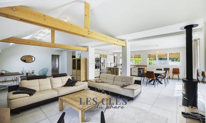 Trepied House | VILLA LES CERTAINS : Near dune.
