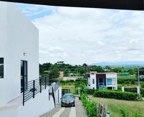 Melgar Villa | Villa lili, Carmen de Apicala condominio San Simon