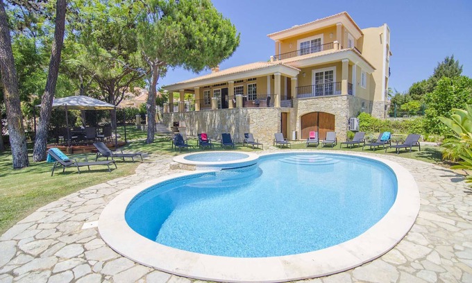 Almancil Villa | Villa Lira | 6 bedrooms | Spacious | Quinta do Lago