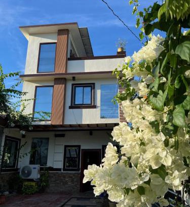 Lucap House | Villa Lourdes