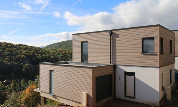 Barr Villa | Villa-Luxury-Ensuite with Bath-Terrace-Barr