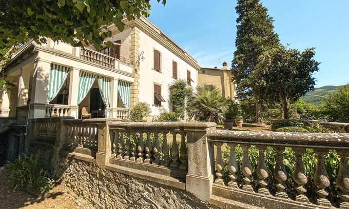 Pieve al Bagnoro Villa | Villa Lya - Liberty style residence with POOL and WI-FI