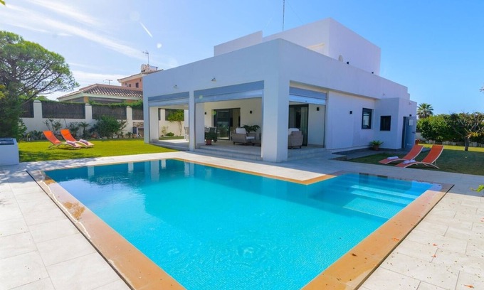 Cabo Roche Villa | Villa Mónaco Conil de la Frontera by Ruralidays