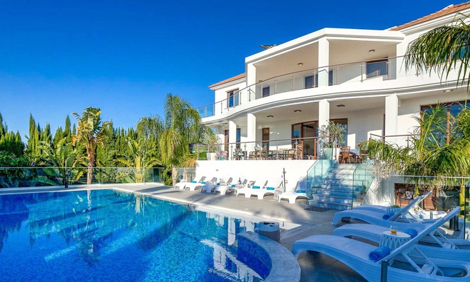 Agios Georgios Pegeias House | Villa Majestic - Huge Pool & Jacuzzi/Spa in Gardened Oasis, 5 min to beach