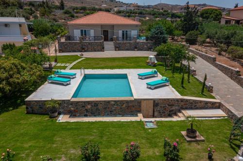 Vathianos Kampos Villa | Villa Manetti with Private Pool and Garden by Hospi