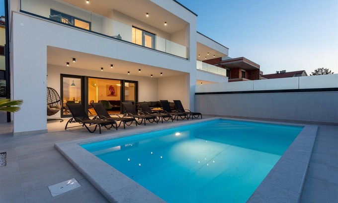 Klimno Villa | Villa Manhattan with heated pool and Seaview