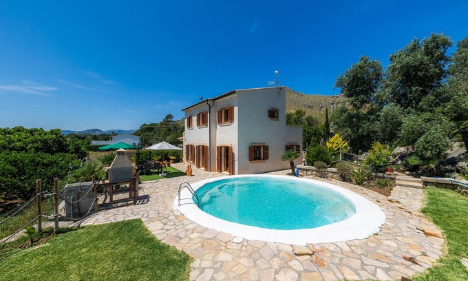 Les Palmeres Villa | Villa 'Maria' with Mountain View, Wi-Fi and Air Conditioning