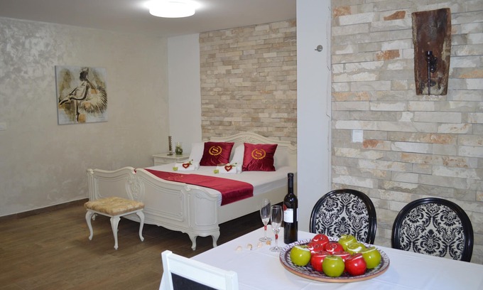 Komarna Apartment | Villa Marre