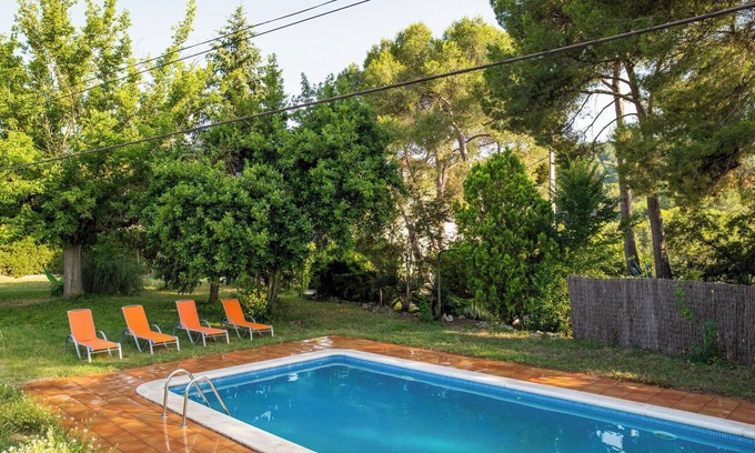 Torrelavit Villa | Villa "Masia Can Comas" with Pool, Garden & Wi-Fi