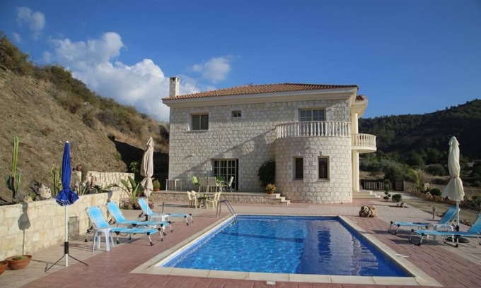 Kato Pyrgos Villa | Villa Melyia