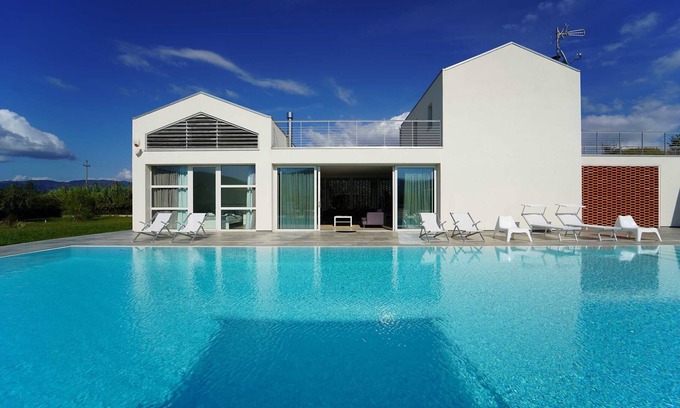 Ameglia Villa | Villa Micol 10+4 P, by VILLASRETREATS, w/Pool, A/C, BBQ near to the beach