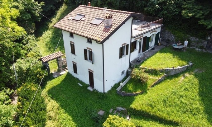 Vezio Villa | Villa Milena surrounded by greenery