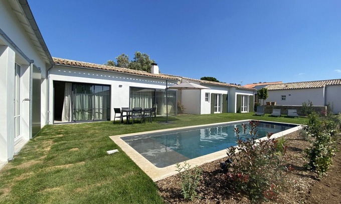 Loix Villa | Villa Mirabelle, swimming pool 4 bedrooms