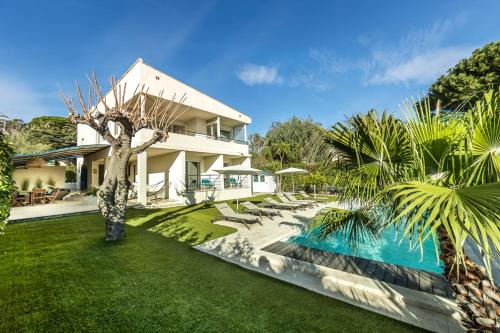 Sainte-Maxime City Centre Villa | Villa Montfleuri, vieille ville à pieds, vue mer, piscine, 8 pers