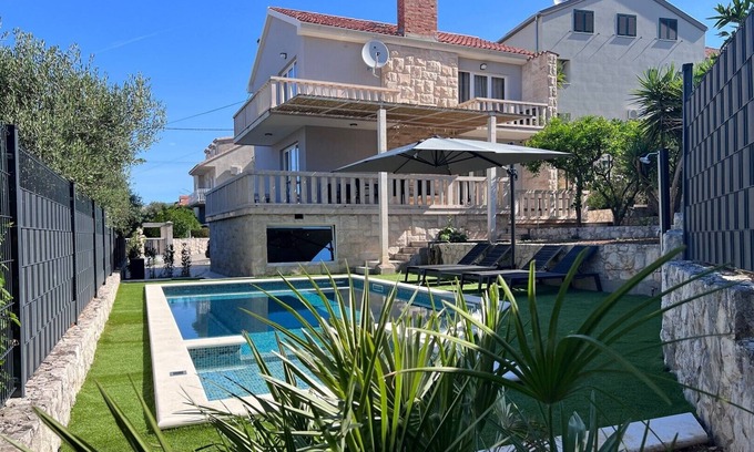 Okrug Gornji Villa | Villa Moreta with heated pool, Sauna, Hot-tub