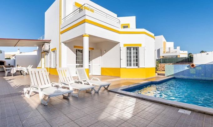 Castelo Villa | Villa Na Galé with Private Pool just a few minutes from the beach
