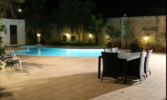 Naxxar House | Villa Naxxar Malta - Centrally located, fully AC, 4 bedroom property with Pool