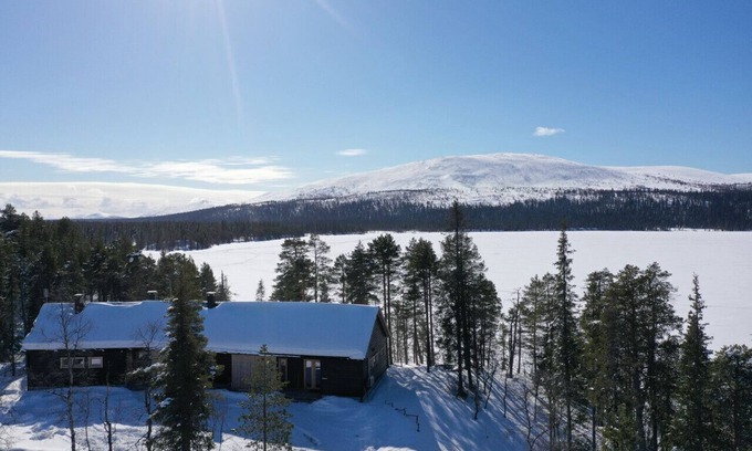 Enontekio Villa | Villa Northern Lights: The Beautiful Gem of Northern Finland by DG Lomailu