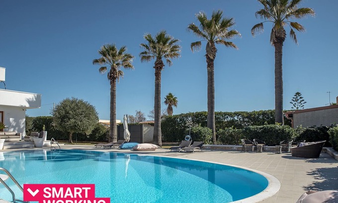Ognina Villa | Villa Ognina Dependance II with pool by Wonderful Italy
