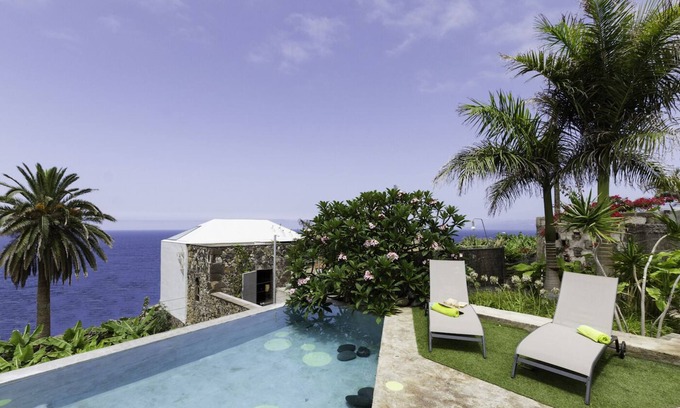Los Realejos Villa | Villa on the seafront with pool Ecological farm