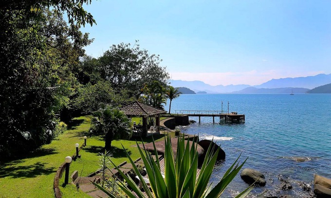 Morro da Cruz House | Villa on the top of the hill in Angra dos Reis - Ang015