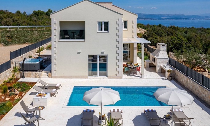 Solta Villa | Villa Ora with Heated pool, Whirlpool, 4 bedrooms
