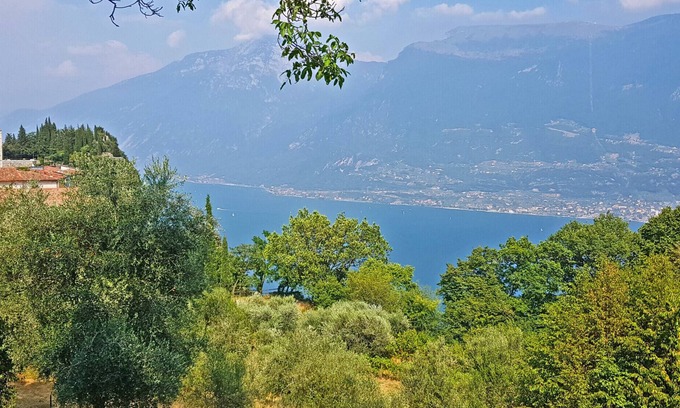 Pieve Villa | Villa Paradiso Lake View Balcony Garden