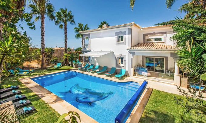 Patroves Villa | Villa Paris - Seven Bedroom Villa, Sleeps 14
