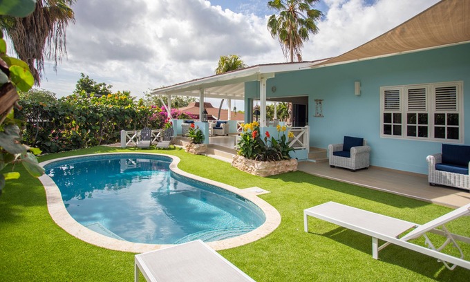 Piscadera Villa | Villa Perla Blou - all you need for a perfect holiday!