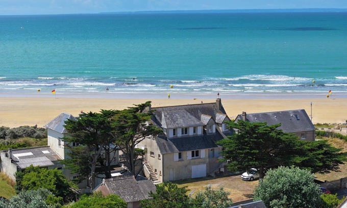 Portbail Villa | Villa " Pieds Dans L'eau " 10 Personnes