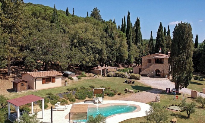 Monteverdi Marittimo Villa | Villa 'Podere Cafaggio' with Private Pool, Private Terrace and Air Conditioning