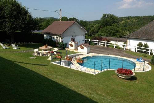 Chanac-les-Mines Villa | Villa Pougeol - 6 pers - PiscineBarbecuePétanque