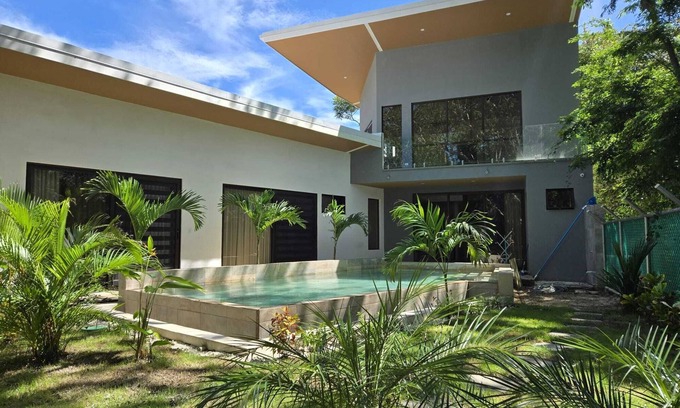 Coco Villa | Villa Praga Modern beach house on the seafront